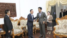 ໃນວັນທີ 3 ສິງຫາ 2022 ຢູ່ຫ້ອງຮັບຮອງຂອງແຂວງ ທ່ານ ປອ ກອງແກ້ວ ໄຊສົງຄາມ ເຈົ້າແຂວງບໍລິຄຳໄຊ ພ້ອມຄະນະ ໄດ້ໃຫ້ກຽດຕ້ອນຮັບ ທ່ານ ໄພວີ ສີບົວລິພາ ລັດຖະມົນຕີກະຊວງຍຸຕິທຳ ພ້ອມຄະນະ ເນື່ອງໃນໂອກາດລົງມາເຄື່ອນໄຫວເຮັດວຽກຢູ່ແຂວງບໍລິຄຳໄຊ. ໂອກາດນີ້ ທ່ານ [&hellip;]