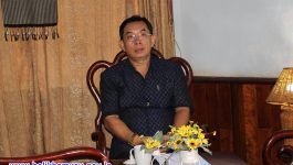 ໃນແຕ່ລະໄລຍະ ພັກ – ລັດ ໄດ້ສຸມໃສ່ວຽກງານສື່ມວນຊົນ ເພື່ອເປັນກະບອກສຽງອັນແຫຼມຄົມ ໃນການໂຄສະນາເຜີຍແຜ່ແນວທາງນະໂຍບາຍຂອງພັກ ແລະ ລະບຽບກົດໝາຍຂອງລັດ, ປຸກລະດົມຂົນຂວາຍການມີສ່ວນຮ່ວມຂອງພໍ່ແມ່ປະຊາຊົນບັນດາເຜົ່າ ເຂົ້າໃນພາລະກິດການຕໍ້ສູ້ກູ້ຊາດ, ປົກປັກຮັກສາ ແລະ ສ້າງສາພັດທະນາປະເທດຊາດ,  ທ່ານ ເຄນ ລໍມະນີ ອາດີດຫົວໜາ້ພະແນກຖະແຫຼງຂ່າວ, ວັດທະນະທຳ ແລະ [&hellip;]