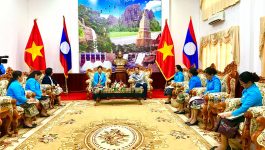 ໃນວັນທີ 2 ກັນຍາ 2022 ຢູ່ທີ່ຫ້ອງຮັບຮອງຂອງແຂວງ ທ່ານ ຄຳແຫວນ ປັນຍານຸວົງ ຮອງເຈົ້າແຂວງ ບໍລິຄຳໄຊ, ພ້ອມດ້ວຍຄະນະປະທານສະຫະພັນແມ່ຍິງແຂວງ ໄດ້ຕ້ອນຮັບການມາຢ້ຽມຢາມເຮັດວຽກຂອງ ທ່ານ ນາງ ອິນລາວັນ ແກ້ວບຸນພັນ ກຳມະການສູນກາງພັກ ປະທານຄະນະບໍລິຫານງານສູນກາງສະຫະພັນແມ່ຍິງລາວພ້ອມຄະນະ. ຈຸດປະສົງໃນການລົງມາເຄື່ອນໄຫວຢ້ຽມຢາມໃນຄັ້ງນີ້ ກໍ່ເພື່ອຊຸກຍູ້ [&hellip;]