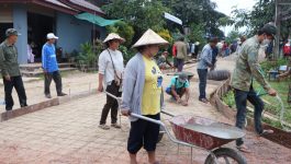 ເພື່ອປະຕິບັດຕາມທິດທາງແຜນພັດທະນາເສດຖະກິດ – ສັງຄົມ ແລະ ເປັນການພັດທະນາເສັ້ນທາງ ໃນການດຳລົງຊີວິດຂອງພໍ່ແມ່ປະຊາຊົນ ໃຫ້ມີຄວາມສະດວກຂຶ້ນ ໃນວັນທີ 9 – 10 ກັນຍາ 2022 ຢູ່ບ້ານທົ່ງນ້ອຍ ເມືອງປາກຊັນ ແຂວງບໍລິຄຳໄຊ ໄດ້ຈັດພິທີເປີດຂະບວນການກໍ່ສ້າງເສັ້ນທາງເບຕົງ ເຂົ້າຫາວັດດານສູງວະນາຣາມ ໂດຍເປັນກຽດເຂົ້າຮ່ວມກ່າວເປີດຂອງທ່ານ ສຸພາລັກ [&hellip;]
