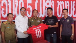 ວັນທີ 29 ກັນຍາ 2022 ຢູ່ຫ້ອງປະຊຸມເບີ 03 ກອງບັນຊາການ ປກສ ແຂວງບໍລິຄໍາໄຊ, ທ່ານ ເຄນສຸກ ໄຊສຸວັນ ເຈົ້າຂອງຮ້ານຂາຍເຄື່ອງຍ່ອຍທົ່ວໄປ ບ້ານທ່າສີ ເມືອງບໍລິຄັນ ແຂວງບໍລິຄຳໄຊ ໄດ້ນຳເອົາເຄື່ອງກິລາ 37 ຊຸດ ລວມມູນຄ່າ [&hellip;]