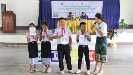 ພິທີເປີດຝຶກອົບຮົມ ຄຸ້ມຄອງການຖີ້ມຂີ້ເຫຍື້ອ ແລະ ກິດຈະກຳປູກຕົ້ນໄມ້ໃນພື້ນທີໂຮງຮຽນ ໄດ້ຈັດຂຶ້ນໃນຕອນບ່າຍຂອງວັນທີ 19 ຕຸລາ 2022 ຢູ່ສະໂມສອນໂຮງຮຽນ ມ.ສ ສີທ່ານາໄຊ, ເມືອງປາກຊັນ ແຂວງບໍລິຄຳໄຊ, ເປັນກຽດເຂົ້າຮ່ວມຂອງທ່ານ ທອງລິດ ຟອງສີນວນ ຮອງຫົວໜ້າພະແນກໂຍທາທິການ ແລະ ຂົນສົ່ງແຂວງ ແລະ [&hellip;]
