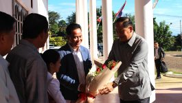 ໃນວັນທີ 7 ຕຸລາ 2022 ຢູ່ຫ້ອງປະຊຸມຫ້ອງວ່າການແຂວງ ທ່ານ ປອ ກອງແກ້ວ ໄຊສົງຄາມ ກຳມະການສູນກາງພັກ ເລຂາພັກແຂວງ ເຈົ້າແຂວງບໍລິຄຳໄຊ ພ້ອມດ້ວຍຄະນະປະຈຳພັກແຂວງ ໄດ້ເປັນກຽດຕ້ອນຮັບ ທ່ານ ສອນໄຊ ສີພັນດອນ ກຳມະການກົມການເມືອງສູນກາງພັກ ຮອງນາຍົກລັດຖະມົນຕີ ແຫ່ງ [&hellip;]