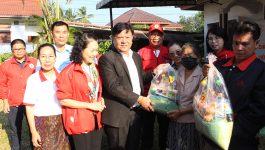ພິທີມອບເຄື່ອງຊ່ວຍເຫຼືອບັນເທົາທຸກ ໃຫ້ແກ່ຄອບຄົວທຸກຍາກ ແຂວງບໍລິຄໍາໄຊ ຈາກສະພາກາແດງ ແຫ່ງ ສສ ຫວຽດນາມ ໄດ້ຈັດຂຶ້ນໃນວັນທີ 25 ຕຸລາ 2022 ຢູ່ອົງການກາແດງແຂວງບໍລິຄຳໄຊ, ໃຫ້ກຽດເຂົ້າຮ່ວມໂດຍ ທ່ານ ບຸນເສັງ ປະທຳມະວົງ ຮອງເຈົ້າແຂວງບໍລິຄຳໄຊ ສປປ ລາວ, ທ່ານ [&hellip;]