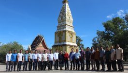 ໃນວັນທີ 27 ຕຸລາ 2022 ທ່ານ ຝ້າມວັນທ່ຽວ ຮອງເລຂາພັກແຂວງ ປະທານຄະນະກໍາມະການປະຊາຊົນແຂວງບາກລຽວ ສສ ຫວຽດນາມ ພ້ອມດ້ວຍຄະນະ ໄດ້ລົງຢ້ຽມຢາມ ທ່ຽວຊົມ ສະຖານທີ່ທ່ອງທ່ຽວທາງດ້ານວັດທະນະທໍາ ແຂວງ ບໍລິຄໍາໄຊ ວັດພະບາດໂພນສັນ ເມືອງ ທ່າພະບາດ ໂດຍໃຫ້ກຽດຕອນຮັບ [&hellip;]