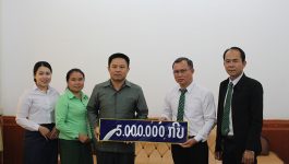 ໃນຕອນບ່າຍຂອງວັນທີ 12 ທັນວາ 2022 ຢູ່ຫ້ອງຮັບຮອງຫ້ອງວ່າການແຂວງບໍລິຄຳໄຊ, ທ່ານ ສົມຫວັງ ມູນທະລາ ຮອງຫົວໜ້າທະນາຄານ ສົ່ງເສີມກະສິກຳ ຈຳກັດ ສາຂາແຂວງບໍລິຄຳໄຊ ໄດ້ນຳເອົາເງິນສົດ 5 ລ້ານກີບ ແລະ ທ່ານ ວິລອນ ວັນນະບົວທອງ ຮອງຫົວໜ້າບໍລິສັດລາວໂທລະຄົມ [&hellip;]