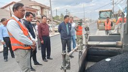 ໃນວັນທີ 28 ທັນວາ 2022 ທ່ານ ປອ ກອງແກ້ວ ໄຊສົງຄາມ ເຈົ້າແຂວງບໍລິຄຳໄຊ ໄດ້ລົງກວດກາການປັບປຸງ ແລະ ສ້ອມແປງເສັນທາງ ເລກທີ 13 ໃຕ້ ທີ່ຜ່ານເທດສະບານເມືອງປາກຊັນ ມີພະແນກການຂັ້ນແຂວງ, ຕາງໜ້າໂຄງການ ແລະ ພາກສ່ວນກ່ຽວຂ້ອງຮ່ວມພາທາງ. [&hellip;]