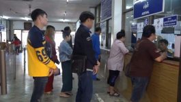 ໂດຍປະຕິບັດຕາມ 4 ແຜນງານ, 41 ໂຄງການ ກໍ່ຄືການຈັດຕັ້ງປະຕິບັດວຽກງານປ້ອງກັນຄວາມສະຫງົບທາງດ້ານການເມືອງ ແລະ ຄວາມເປັນລະບຽບຮຽບຮ້ອຍທາງດ້ານສັງຄົມ, ເຈົ້າໜ້າທີ່ຕໍາຫຼວດພະແນກວິຊາສະເພາະ ຫ້ອງສັນຕິບານ ປກສ ແຂວງ ບໍລິຄໍາໄຊ ໃຫ້ຮູ້ວ່າ: 01 ປີ ຜ່ານມາ ມີມວນຊົນທັງຄົນລາວ ແລະ ຄົນຕ່າງປະເທດ ເຂົ້າ [&hellip;]