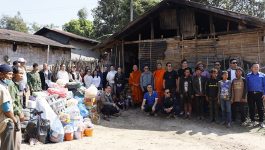 ໃນຕອນເຊົ້າຂອງວັນທີ 20 ມັງກອນ 2023 ທ່ານ ເພັດສະໃໝ ໄຊຍະທິຈັກ ເຈົ້າເມືອງຄໍາເກີດ ພ້ອມດ້ວຍຄະນະ, ພຣະອາຈານ ພັນມະຫາ ວິທະຍາໄລ ປະທານ ອົງການພຸດທະສາດສະໜາເມືອງ ພ້ອມດ້ວຍບັນດານັກທຸລະກິດທີ່ມາຈາກນະຄອນຫຼວງ ແລະ ນັກທຸລະກິດພາຍໃນເມືອງຄໍາເກີດ ໄດ້ນໍາເຄື່ອງບັນເທົາທຸກເບື້ອງຕົ້ນ ໄປມອບໃຫ້ຄອບຄົວທຸກຍາກ-ຄອບຄົວອານາຖາ ຢູ່ [&hellip;]