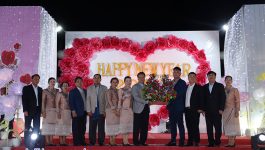 ງານລາຕີສະເຫຼີມສະຫຼອງສົ່ງທ້າຍປີເກົ່າ ຄສ 2022 ແລະ ຕ້ອນຮັບປີໃໝ່ ຄສ 2023 ຂອງແຂວງບໍລິຄຳໄຊ ໄດ້ຈັດຂຶ້ນໃນຄ່ຳຄືນຂອງວັນທີ 31 ທັນວາ 2022 ຢູ່ສວນສາທາລະນະ ທ່ານ ສີສົມພອນ ລໍວັນໄຊ, ໃຫ້ກຽດເຂົ້າຮ່ວມໂດຍ ທ່ານ ປອ ກອງແກ້ວ [&hellip;]