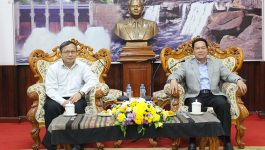 ໃນວັນທີ 9 ກຸມພາ 2023 ຢູ່ຫ້ອງຮັບຮອງຂອງແຂວງ ທ່ານ ປອ ກອງແກ້ວ ໄຊສົງຄາມ ເຈົ້າແຂວງບໍລິຄຳໄຊ ສປປ ລາວ ພ້ອມດ້ວຍຄະນະ ໄດ້ຕ້ອນຮັບການເຂົ້າຢ້ຽມຢາມຂໍ່ານັບຂອງ ທ່ານ ອຸໄທ ດວງສູງເນີນ ນາຍດ່ານສູນລະກາກອນ ຈັງຫວັດບຶງການ ຣາຊາອານາຈັກໄທ [&hellip;]