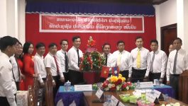 ຄະນະການນໍາເມືອງດຶກຖໍ້ ຢ້ຽມຢາມ ແລະ ອວຍພອນ ຄະນະນໍາເມືອງທ່າພະບາດ