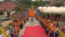 ຂະບວນແຫ່ຂັນໝາກເບັງ ຖວາຍພະມິ່ງເມືອງ ບັນຍາກາດຟົດຟື້ນເຕັມໄປດ້ວຍຄວາມໝາຍຄວາມສຳຄັນທາງພຸດທະສາສະໜາ