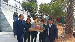 ພິທີຝັງອັດຖິທະຫານອາສາສະໝັກແລະຊ່ຽວຊານຫວຽດນາມທີ່ເສຍສະຫຼະຊີວິດໃນປາງສົງຄາມຢູ່ ສປປ ລາວ ໄດ້ຈັດຂຶ້ນ ໃນຕອນເຊົ້າວັນທີ 23 ພຶດສະພາ 2023 ຢູ່ສຸສານເນິ່ມເມືອງເຮືອງເຊີນ ແຂວງຮ່າຕິ້ງ ສສ ຫວຽດນາມ ເປັນກຽດເຂົ້າຮ່ວມໂດຍສະຫາຍ ຫວໍ ຈ້ອງ ຫາຍ ຮອງເລຂາພັກແຂວງ ປະທານຜູ້ປະຈໍາການຄະນະກຳມະການປະຊາຊົນແຂວງຮ່າຕິ້ງ , ການນໍາແຂວງບໍລິຄໍາໄຊ [&hellip;]