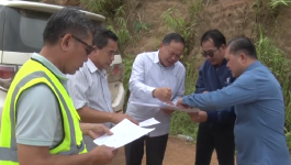 ຮອງລັດຖະມົນຕີກະຊວງ ໂຍທາທິການ ແລະ ຂົນສົ່ງ ລົງຕິດຕາມການກໍ່ສ້າງເສັ້ນທາງ ເມືອງ ວຽງທອງ ແລະ ເມືອງ ໄຊຈຳພອນ