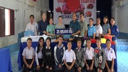 ກອງທືນ 1 ດວງໃຈ ບໍລິຄຳໄຊ ຊ່ວຍເຫຼືອສັງຄົມ ມອບເຄື່ອງນຸ່ງສະແດງສີລະປະໃຫ້ ສູນວັດທະນະທຳເດັກແຂວງ ບໍລິຄຳໄຊ