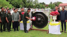 ປະກາດຮັບຮອງຄອບຄົວ ແລະ ບ້ານປ້ອງກັນຊາດເຂັ້ມແຂງ 10 ບ້ານ ເຂດປາກທອນ