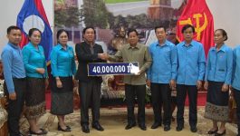 ສູນກາງສະຫະພັນກຳມະບານລາວ ແລະ ສູນກາງສະຫະພັນແມ່ຍິງລາວ ມອບເຄື່ອງຊ່ວຍເຫຼືອໃຫ້ແຂວງບໍລິຄຳໄຊ