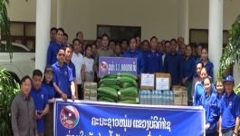 ຄະນະຊາວໜຸ່ມແຂວງບໍລິຄຳໄຊ ມອບເຄື່ອງຊ່ວຍເຫຼືອປະຊາຊົນຢູ່ເມືອງວຽງທອງ ແລະ ດິນເຈື່ອນຢູ່ເມືອງຄຳເກີດ