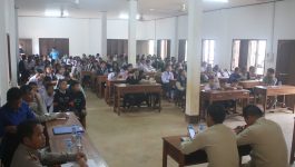 ປກສ ເຜິຍແຜ່ກົດລະບຽບການຂັບຂີ່ທາງບົກໃຫ້ນັກຮຽນມໍຕົ້ນຫ້ວຍຫອຍ
