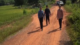 ເຈົ້າແຂວງບໍລິຄຳໄຊ ລົງຕິດຕາມກວດກາເສັ້ນທາງ ຢູ່ເຂດໂພມໂຮມ-ໂພນແພງ
