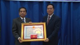 ສສ ຫວຽດນາມ ມອບການຍອງຍໍ່ ໃຫ້ກົມກອງ ແລະ ບຸກຄົນ ທີ່ມີຜົນງານດີເດັ່ນຕໍ່ວຽກງານຂຸດຄົ້ນອັດຖິທະຫານອາສາສະໝັກ