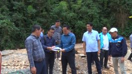 ເຈົ້າແຂວງບໍລິຄຳໄຊ ພ້ອມຄະນະ ລົງຊຸກຍູ້ຕິດຕາມ ການກໍ່ສ້າງພື້ນຖານໂຄງລ່າງ ຢູ່ເມືອງໄຊຈຳພອນ