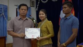 ພິທີປິດຝຶກອົບຮົມຍົກລະດັບການບໍລິການ ແລະ ເອົາໃຈໃສ່ລູກຄ້າ ສໍາລັບພະນັກງານບໍລິການ