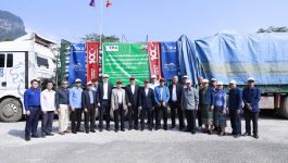 ເພື່ອແນ່ໃສການຄໍ້າປະກັນທາງດ້ານສະບຽງອາຫານ ໃຫ້ໝັ້ນຄົງ, ພຽງພໍຕໍ່ການບໍລິໂພກພາຍໃນ ແລະ ການເປັນສິນຄ້າສົ່ງອອກ ໃນວັນທີ 28 ພະຈິກ 2023 ຢູ່ຫ້ອງວ່າການເມືອງຄູນຄຳ ແຂວງຄໍາມ່ວນ ກະຊວງກະສິກໍາ ແລະ ປ່າໄມ້ ໄດ້ນໍາແນວພັນເຂົ້າ ຈໍານວນ 30 ໂຕນ ມາມອບໃຫ້ເມືອງຄູນຄຳ ແຂວງຄໍາມ່ວນ [&hellip;]
