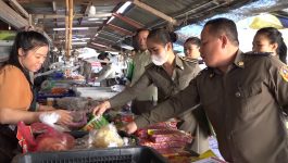 ຂະແໜງການຄ້າພາຍໃນ ສົມທົບສົມທົບກັບພາກສ່ວນທີ່ກ່ຽວຂ້ອງ ລົງຕິດຕາມກວດກາສີ້ນຄ້າພາຍໃນເທດສະບານເມືອງ ປາກຊັນ