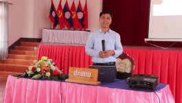 ເຜີີຍແຜ່ເອກະສານ ແລະ ຝຶກອົບຮົມດ້ານພາວະຜູ້ນຳ ຜູ້ຕາມທີ່ດີ ແລະ ຫຼັກການຄຸ້ມຄອງໂຮງຮຽນ