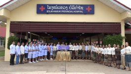 ກອງທຶນໜຶ່ງດວງໃຈ ບໍລິຄຳໄຊ ຊ່ວຍເຫຼືອສັງຄົມ ມອບອຸປະກອນການແພດ ໃຫ້ກັບໂຮງໝໍແຂວງບໍລິຄຳໄຊ