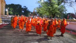 ທ່າພະບາດວຽນທຽນວັນວິສາຂະບູຊາ