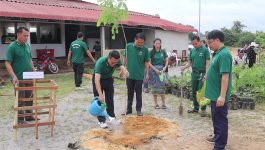 ເມືອງຄຳເກີດ ໄດ້ຈັດພິທີສະເຫຼີມສະຫຼອງວັນເດັກນ້ອຍສາກົນ ແລະ ວັນປູກຕົ້ນໄມ້ແຫ່ງຊາດ