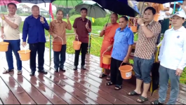 ເມືອງປາກຊັນປ່ອຍປາຄືນສູ່ທຳມະຊາດ