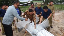 ໂຮງຮຽນ ປກສ ຊັ້ນຕົ້ນເລກ 4 ຈັດພິທີປ່ອຍປາ