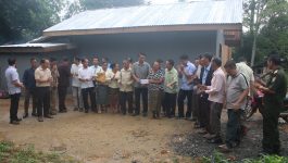 ມອບເຮືອນໃຫ້ແກ່ຄອບຄົວອານາຖາ ຢູ່ບ້ານນ້ຳຢ້າງ