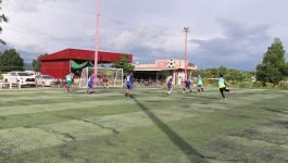 ບັນຍາກາດການແຂ່ງຂັນກິລາບານເຕະເດີ່ນນ້ອຍ 8 ຄົນ ຊີງຂັນທ່ານເຈົ້າເມືອງ