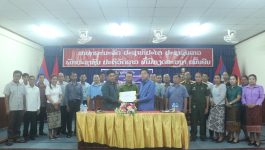 ພິທີມອບ-ຮັບ ວຽກງານຂຶ້ນທະບຽນອອກໃບຕາດິນແບບເປັນລະບົບ