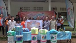 ບໍລິສັດອິນຊີທອງການກະເສດລົງສ້າງກິດຈະກຳຢູ່ ໂຮງຮຽນປະຖົມນ້ຳເດື່ອ.