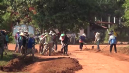 ປະຊາຊົນ ບ້ານທ່າບໍ່ ຮ່ວມແຮງຮ່ວມໃຈກັນ ສ້ອມແປງເສັ້ນທາງເຂົ້າບ້ານແຕ່ ບ້ານປັດຊຸມ ຫາ ບ້ານທ່າບໍ່