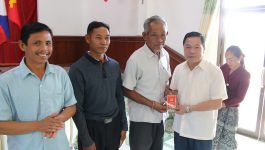 ທ່າພະບາດ ຈັດພິທີມອບໃບຢັ້ງຢືນໜ່ວຍພັກປອດໃສ, ເຂັ້ມແຂງ, ໜັກແໜ້ນ ປະຈຳປີ 2023 ແລະ ມອບບັດສະມາຊິກພັກ