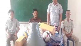 ມອບເຄື່ອງກິລາ ແລະ ໂທລະໂຄ່ງ ໃຫ້ແກ່ໂຮງຮຽນ ແລະ ໂທລະໂຄ່ງໃຫ້ບ້ານ