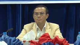 ປະດັບຫຼຽນກາລະນຶກ 50 ປີໃຫ້ແກ່ພະນັກງານ-ລັດຖະກອນ ພະນັກງານອາວຸໂສ ບຳນານ ທົ່ວພະແນກອຸດສາຫະກຳ ແລະ ການຄ້າແຂວງ